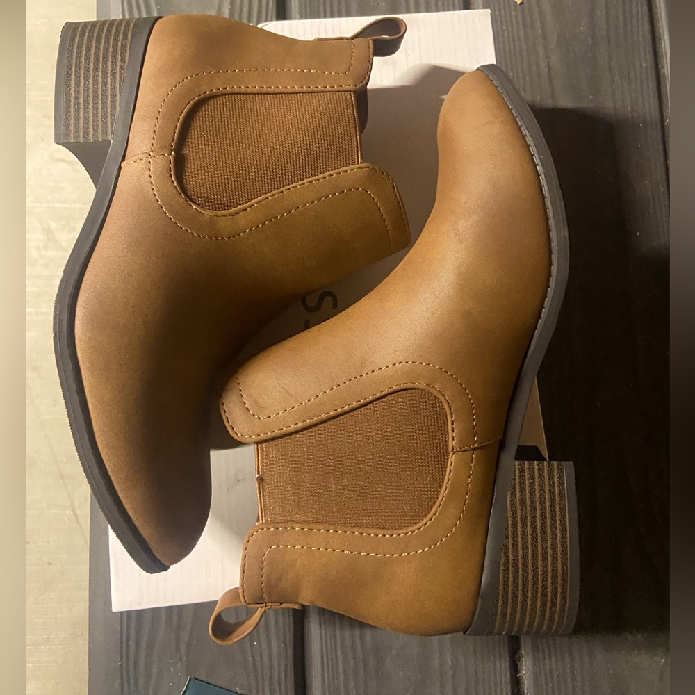 Brown ankle boots 8